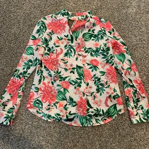 Flower top with cool cut out design